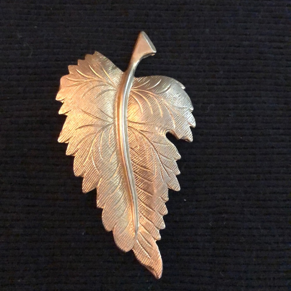 Vintage golden leaf brooch